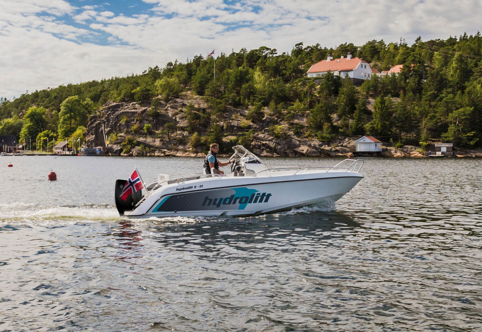 Hydrolift electric yacht